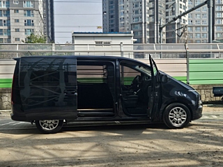 HYUNDAI STARIA 2021