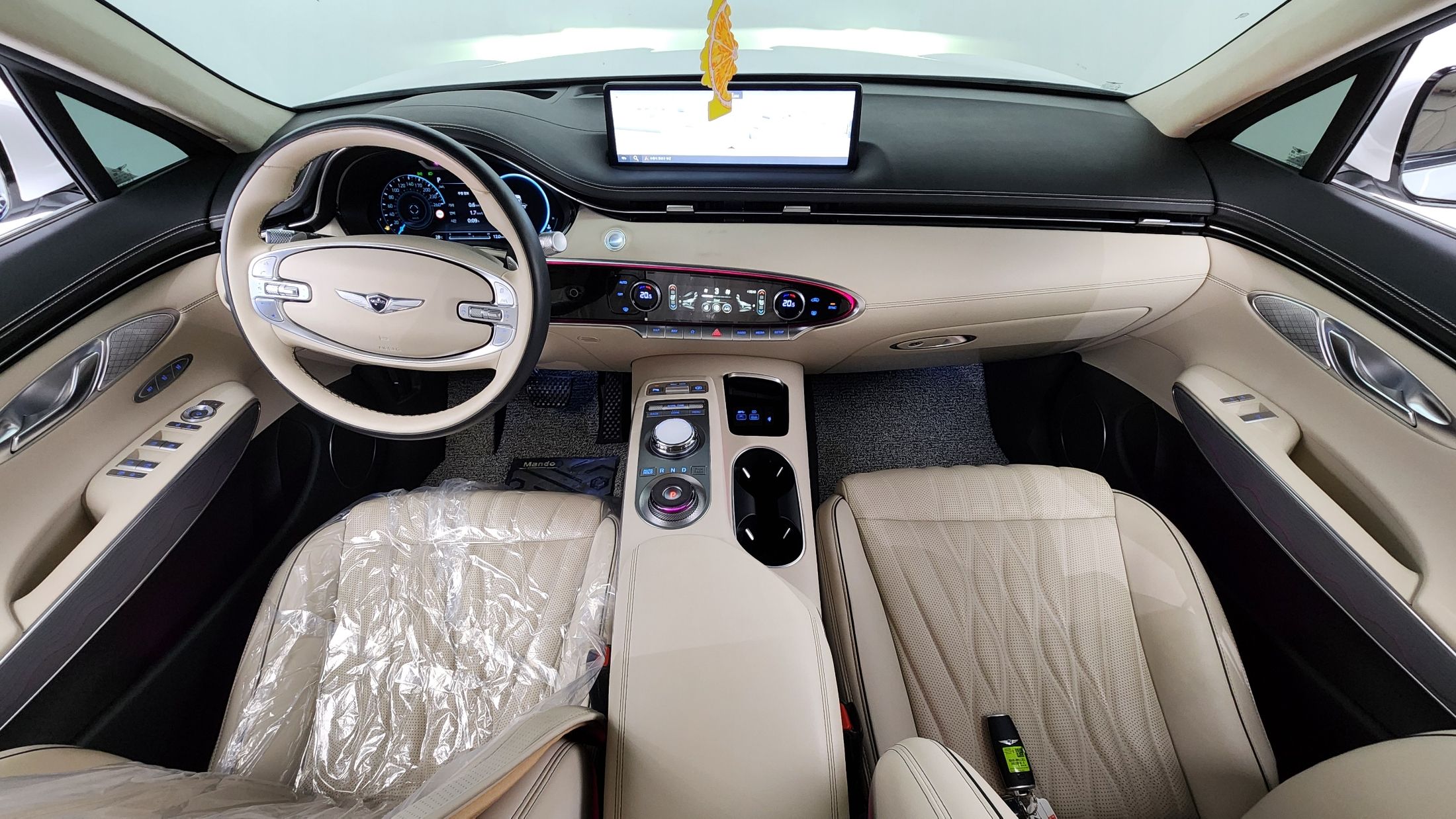 GENESIS GV70 2024