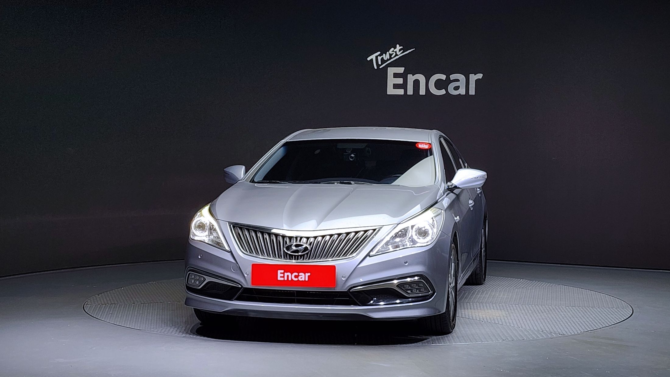 HYUNDAI GRANDEUR HG HYBRID 2016