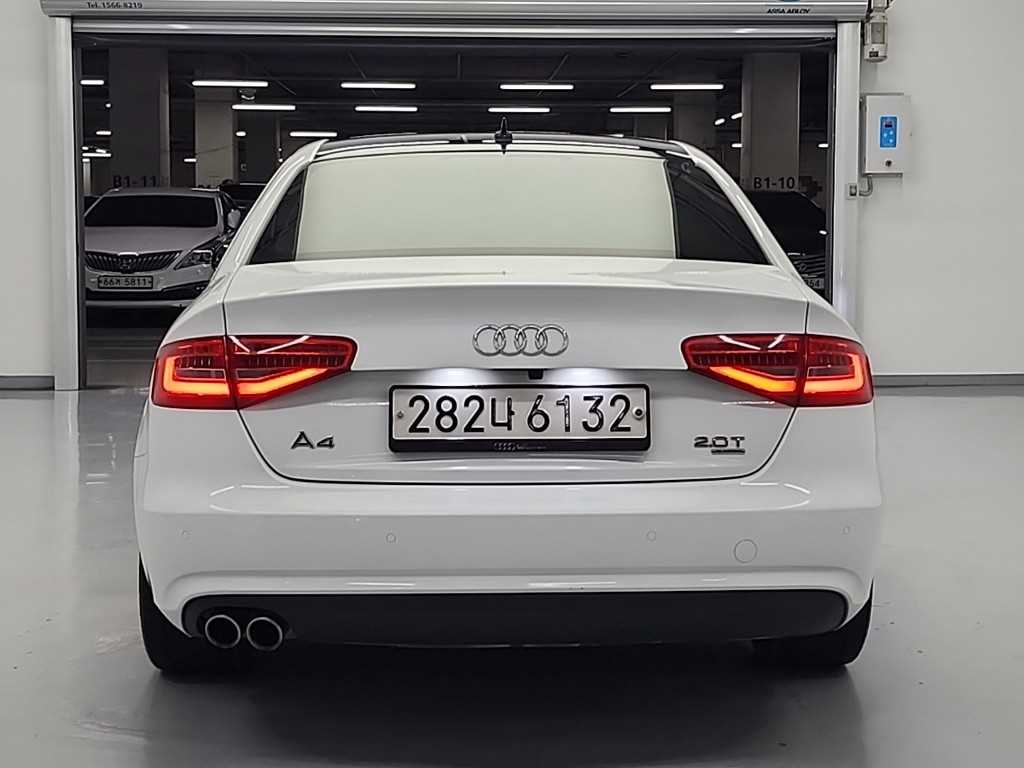 AUDI A4 2012