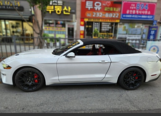 FORD MUSTANG 2020