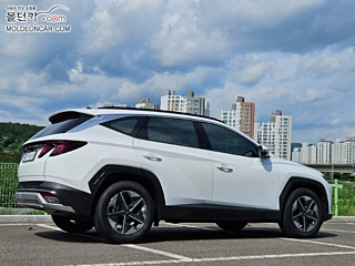 HYUNDAI TUCSON NX4 2024