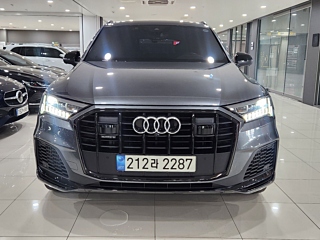 AUDI Q7 4M 2023