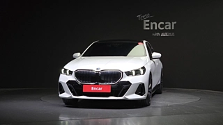 BMW 5-SERIES G60 2025