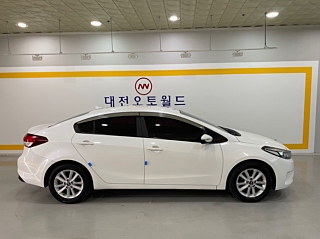 KIA K3 2016