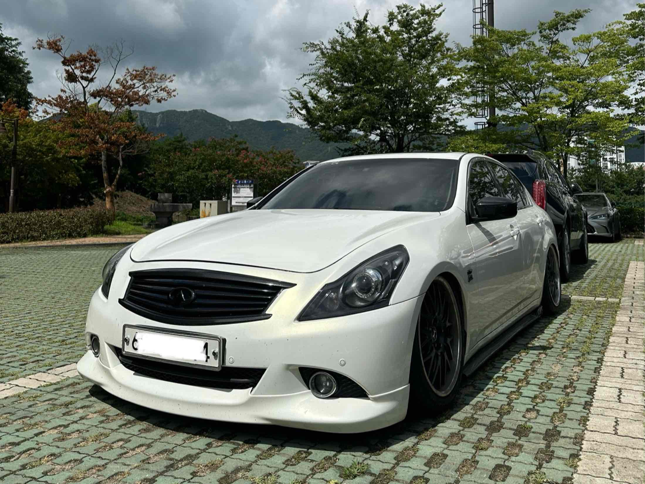 INFINITI G37 2010