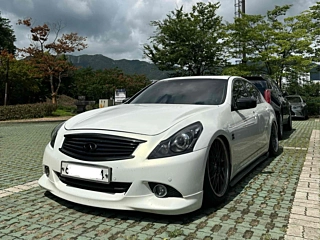 INFINITI G37 2010