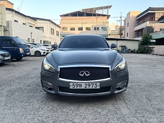 INFINITI Q70 2015