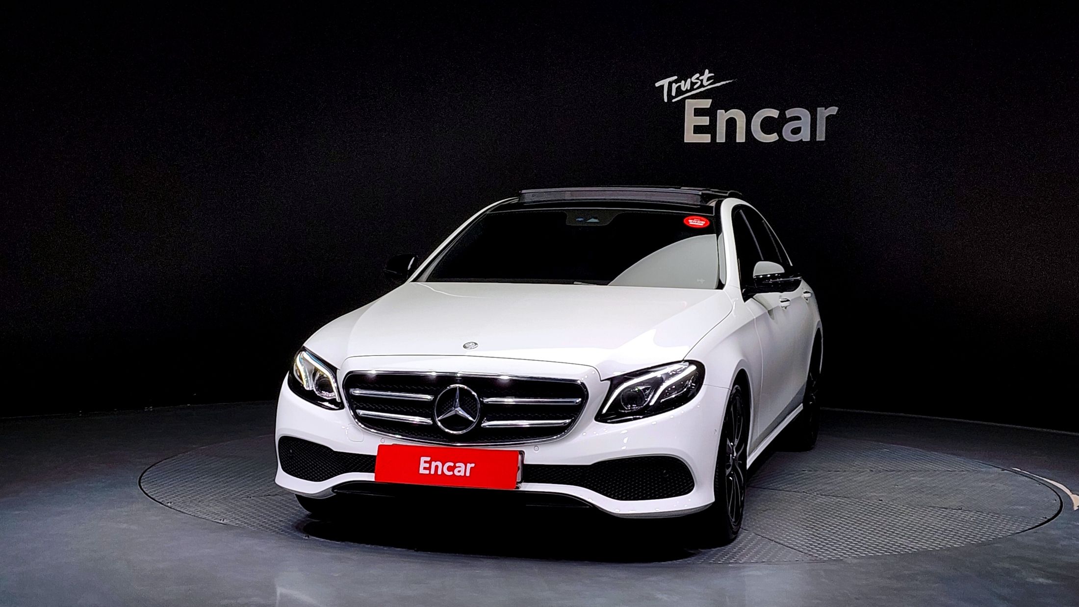 MERCEDES BENZ E-CLASS W213 2016