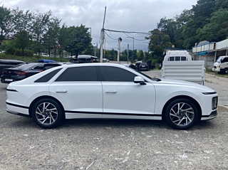 HYUNDAI GRANDEUR HYBRID GN7 2023