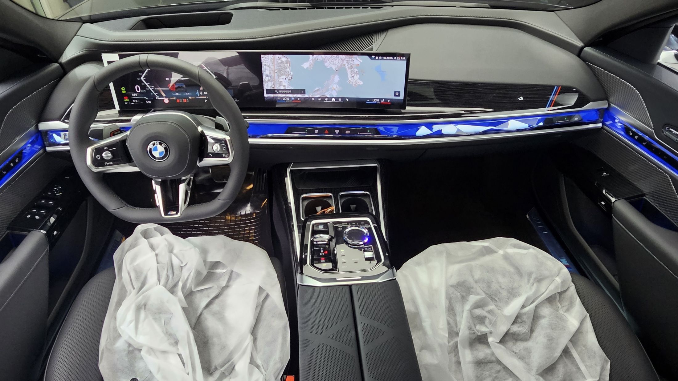 BMW 7-SERIES G70 2025