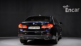 BMW 5-SERIES G30 2017