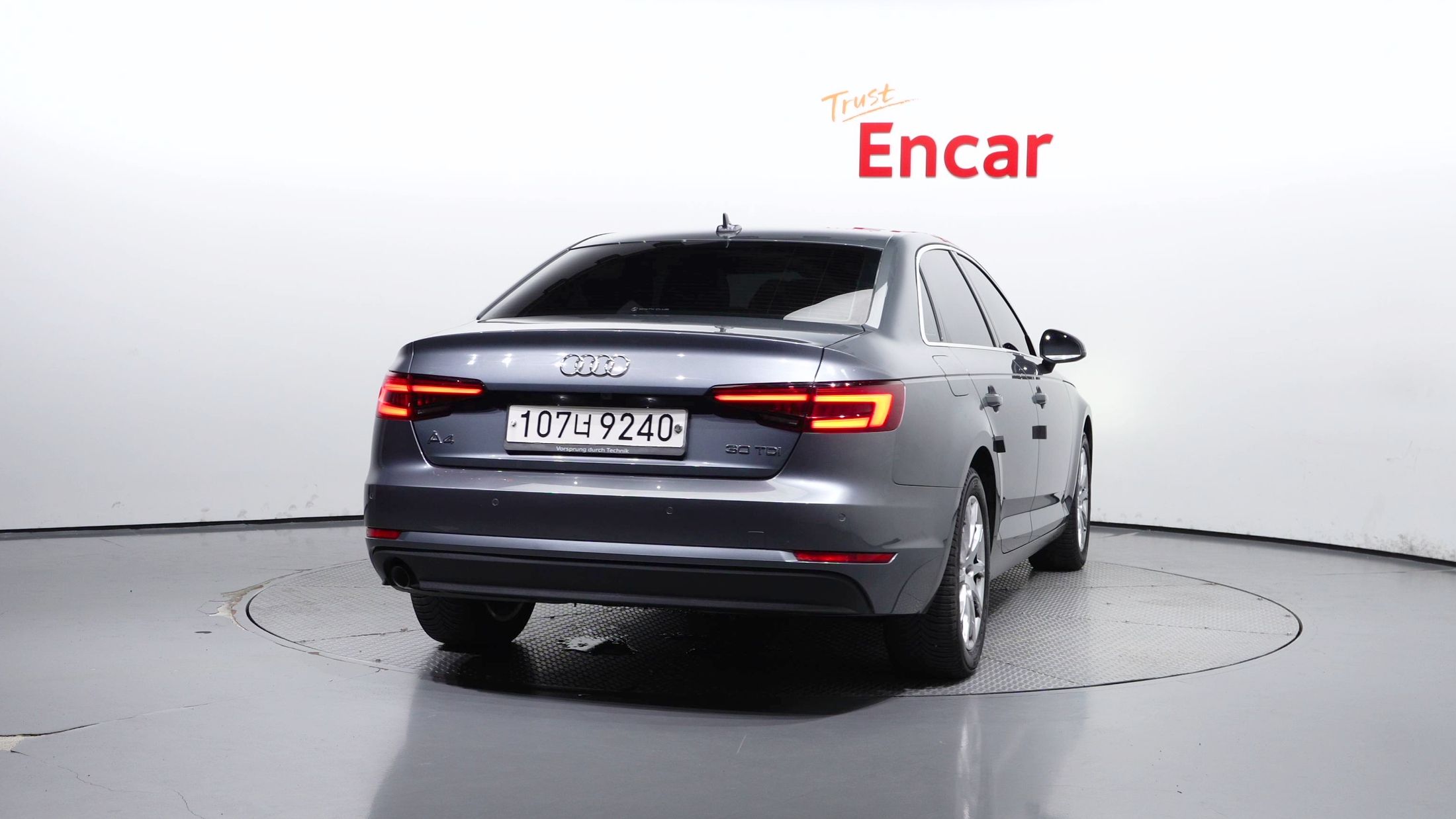 AUDI A4 B9 2018