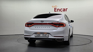 HYUNDAI GRANDEUR IG 2016