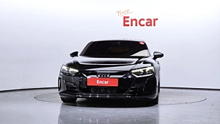 AUDI E-TRON 2022