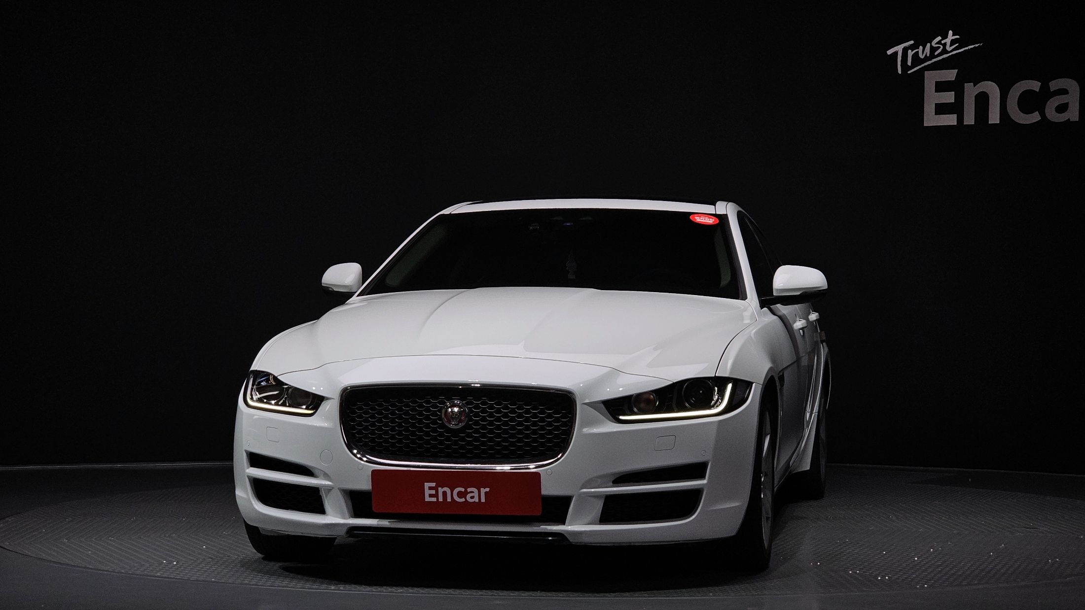 JAGUAR XE 2018