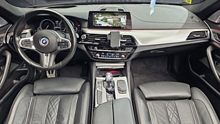 BMW 5-SERIES G30 2017
