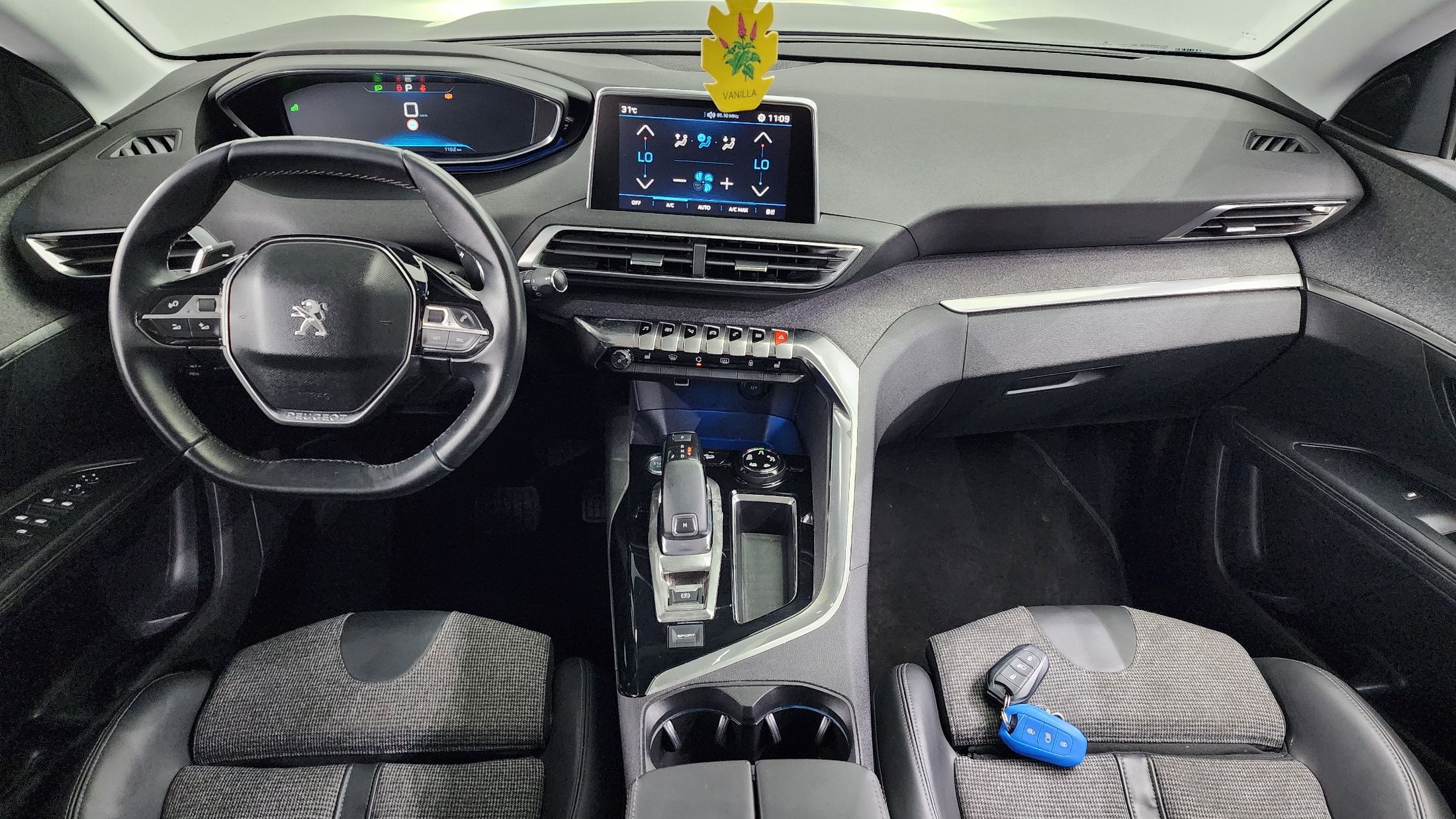 PEUGEOT 5008 2017