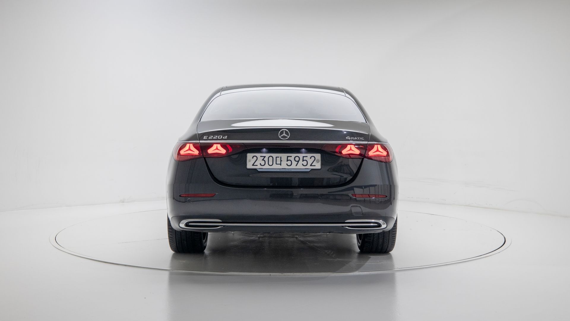 MERCEDES BENZ E-CLASS W214 2024