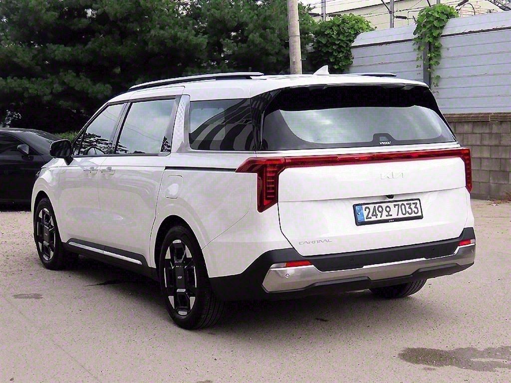 KIA CARNIVAL 2024