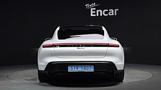 PORSCHE TAYCAN 2023