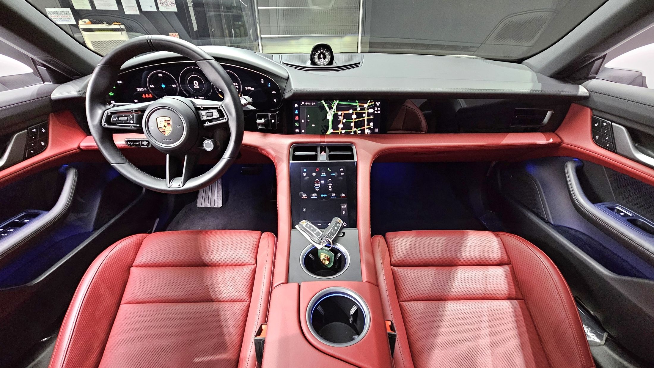 PORSCHE TAYCAN 2023