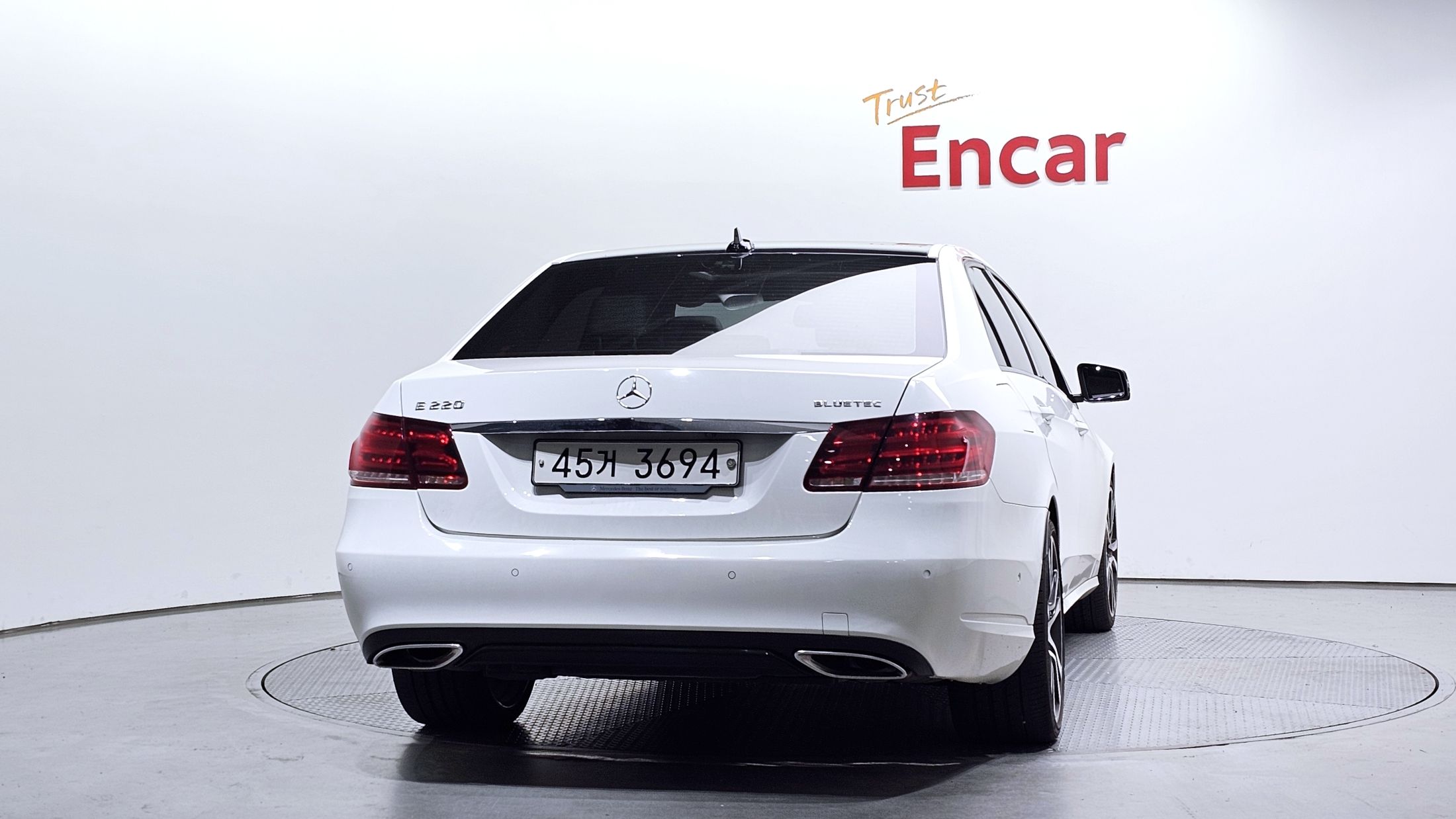 MERCEDES BENZ E-CLASS W212 2015