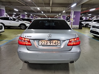 MERCEDES BENZ E-CLASS W212 2010
