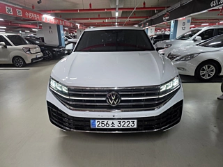 Заказать VOLKSWAGEN TOUAREG