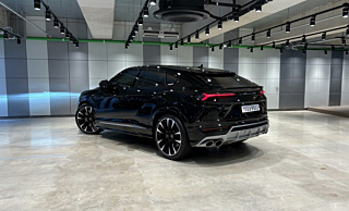 LAMBORGHINI URUS 2020