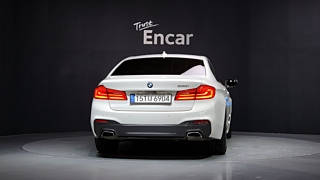 BMW 5-SERIES G30 2017