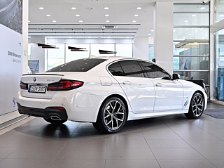BMW 5-SERIES G30 2020