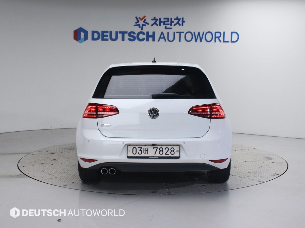 VOLKSWAGEN GOLF 2014