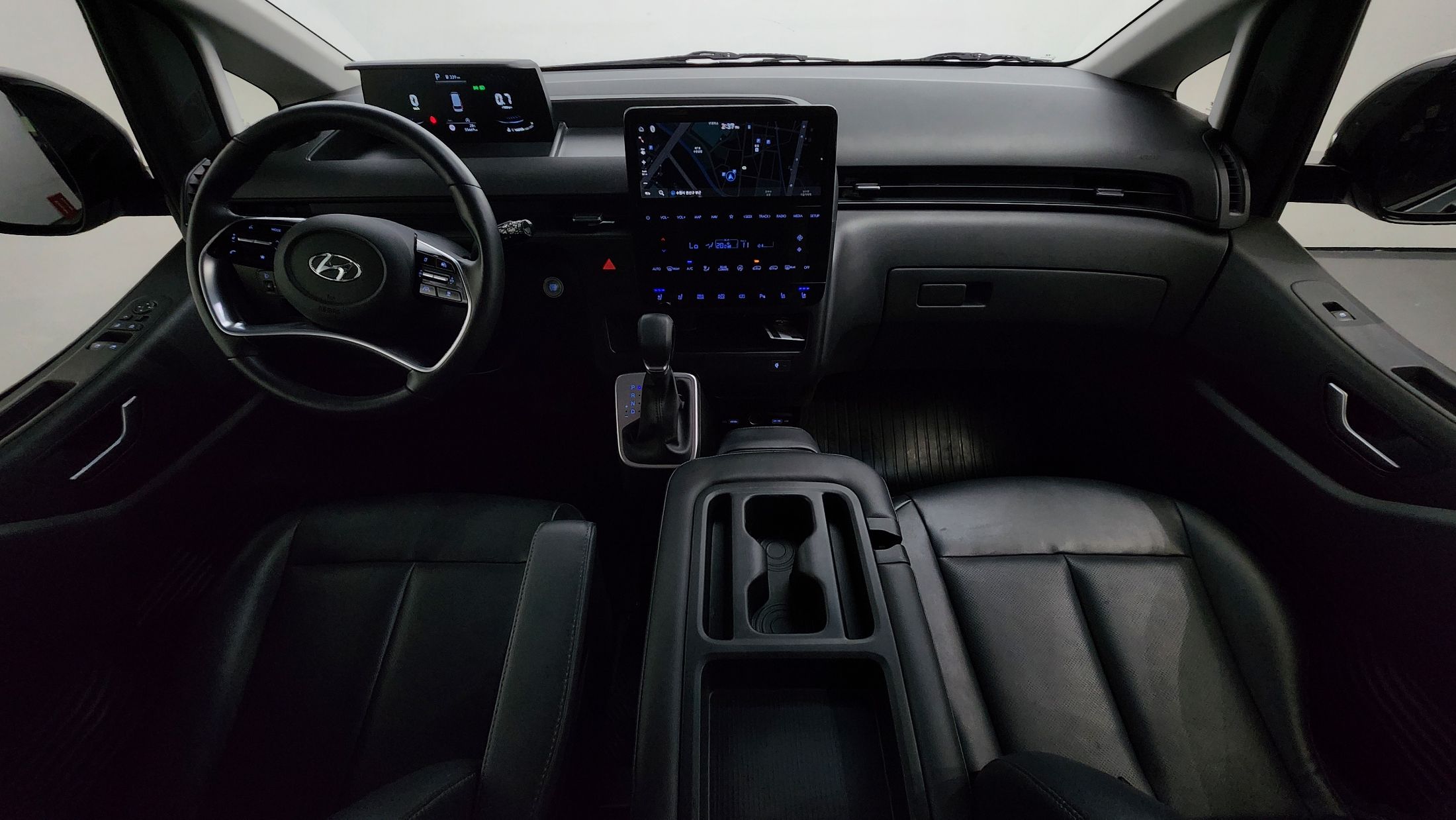 HYUNDAI STARIA 2022