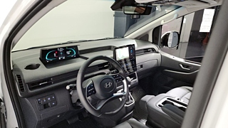 HYUNDAI STARIA 2025