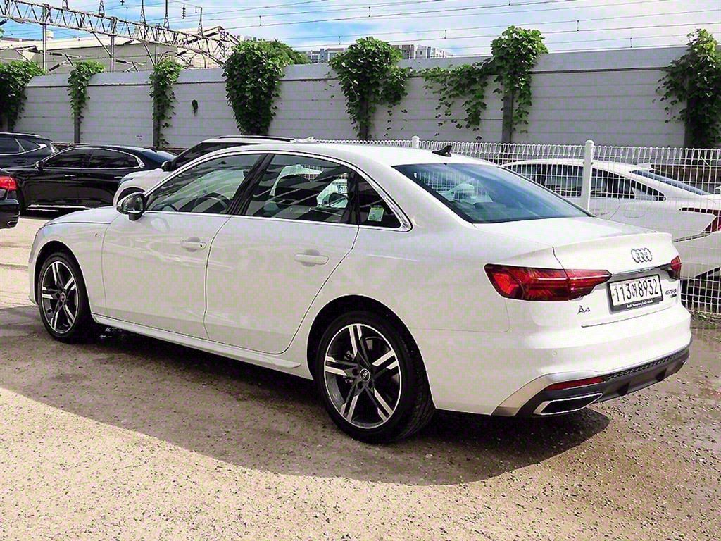 AUDI A4 B9 2022