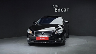 INFINITI M37 2011