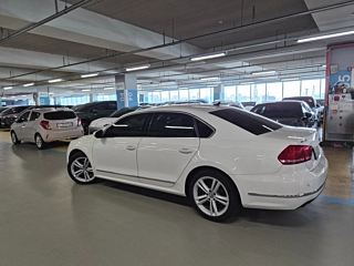 VOLKSWAGEN PASSAT 2015