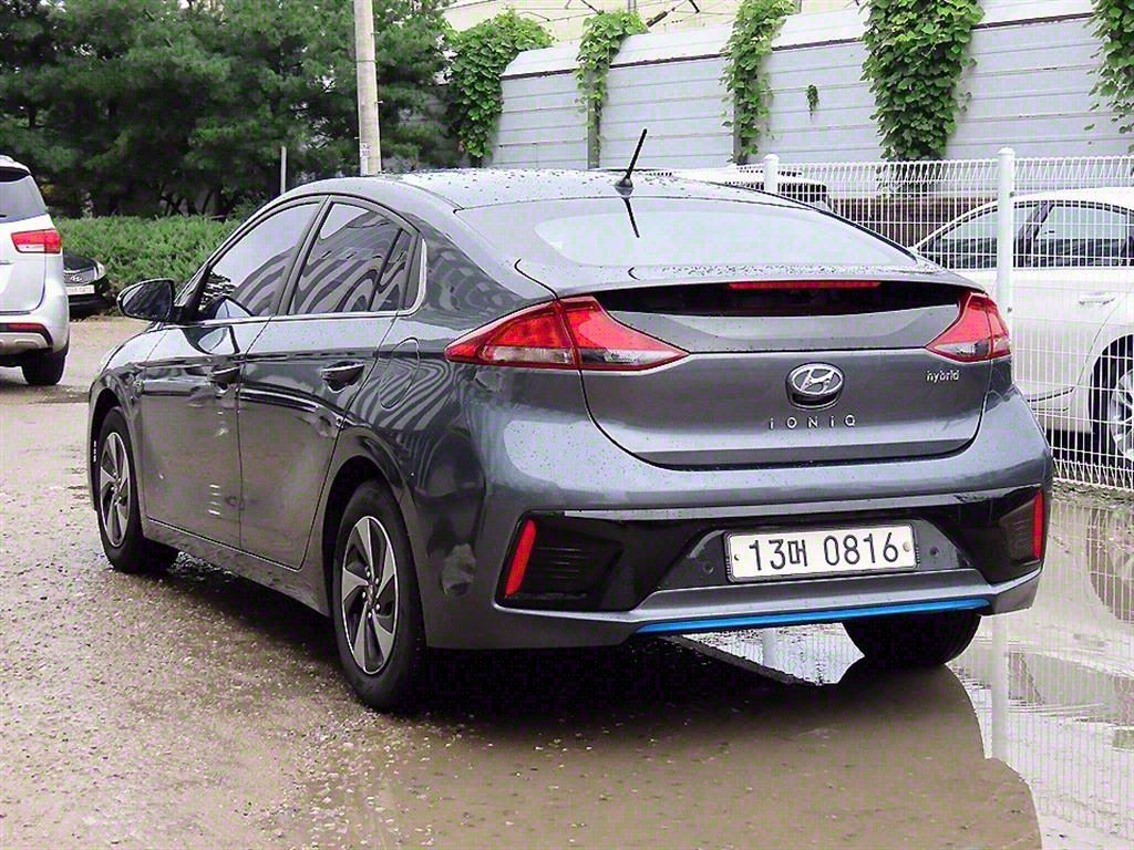 HYUNDAI IONIQ HYBRID 2016