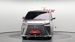 LEXUS LM 2024
