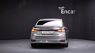 LEXUS ES300H 2021