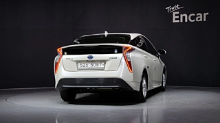 TOYOTA PRIUS 2017