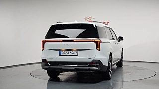 KIA CARNIVAL 4 GENERATION HEV 9 Seater Signature 2025