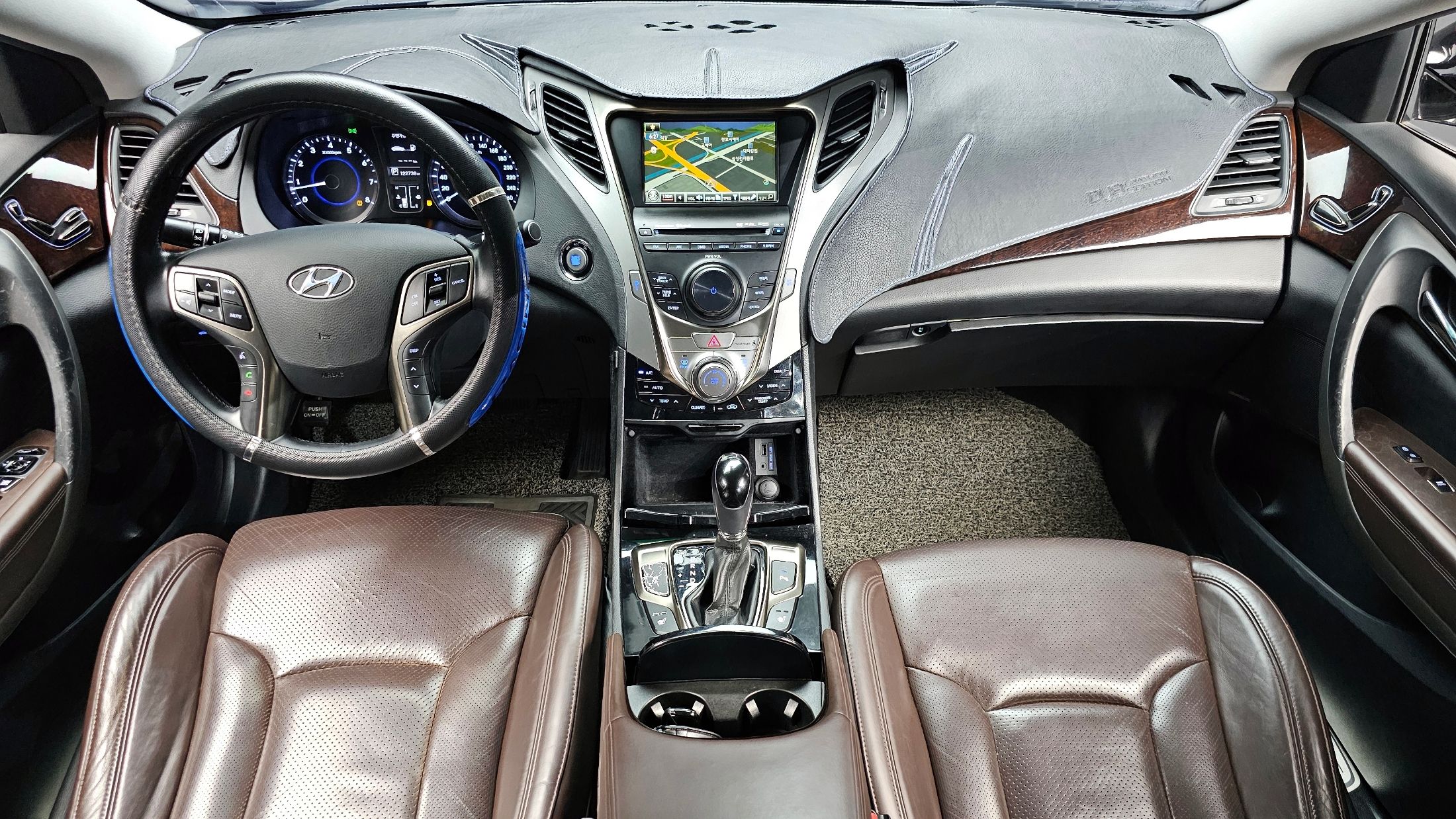 HYUNDAI GRANDEUR HG 2011
