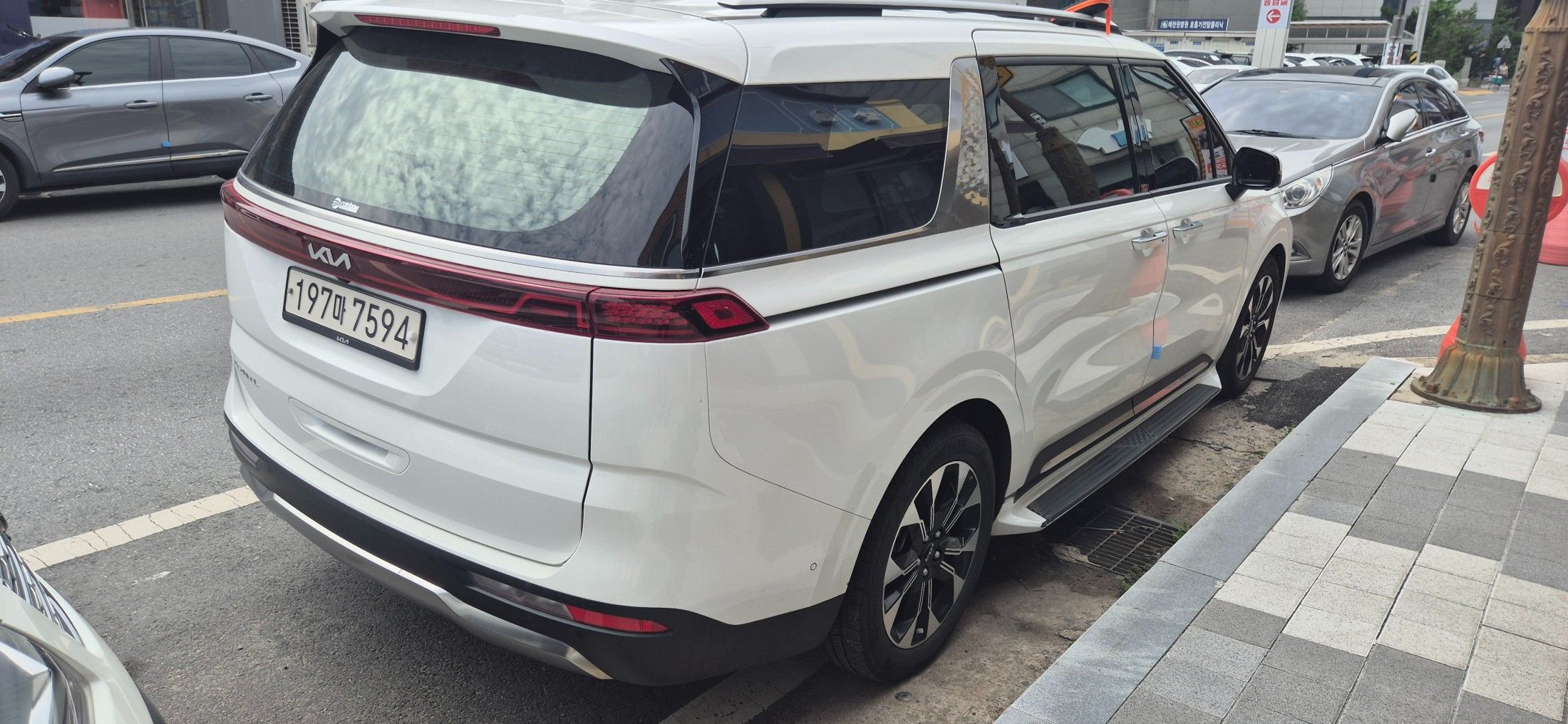 KIA CARNIVAL 2023