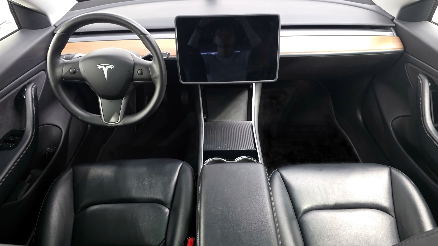 TESLA MODEL 3 2020