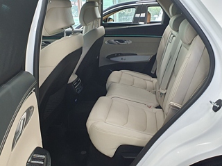 GENESIS GV70 2024