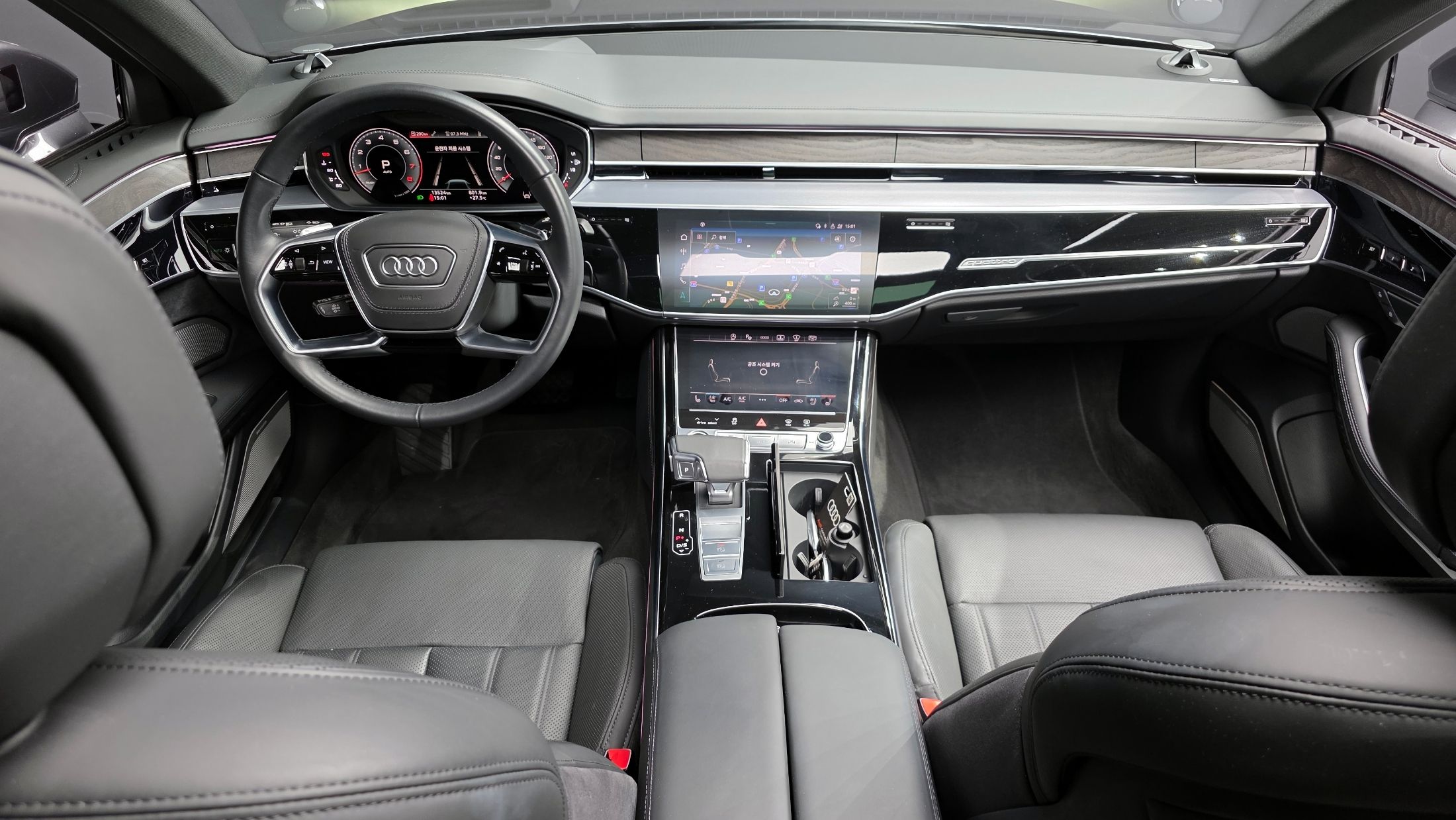 AUDI A8 D5 2023
