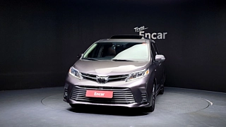 TOYOTA SIENNA 2018