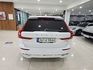 VOLVO XC60  2 GENERATION B5 Insignia 2022